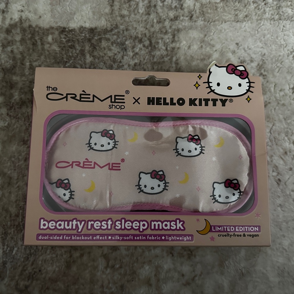 ❥ Brand new Crème X Hello Kitty plushie sleep masks